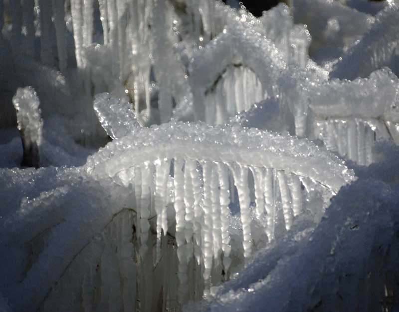Icicle bridge