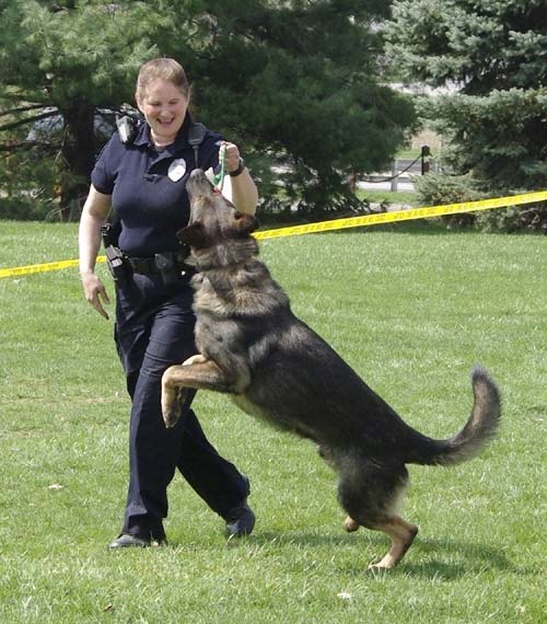 Officer Kris Hopkins rewarding Keno